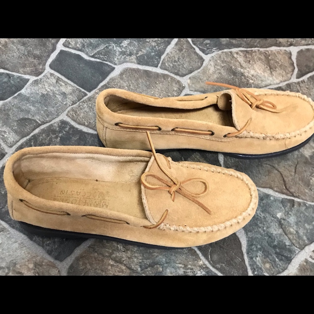 Men’s Minnetonka Tan Moccasins size 9.5